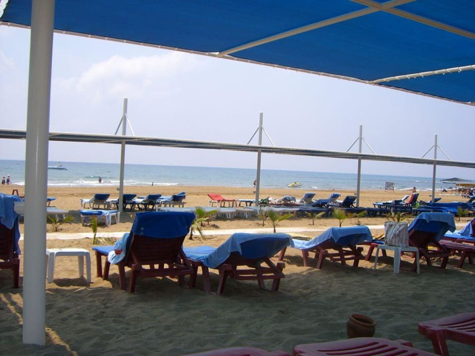 Strand Club Grand Side