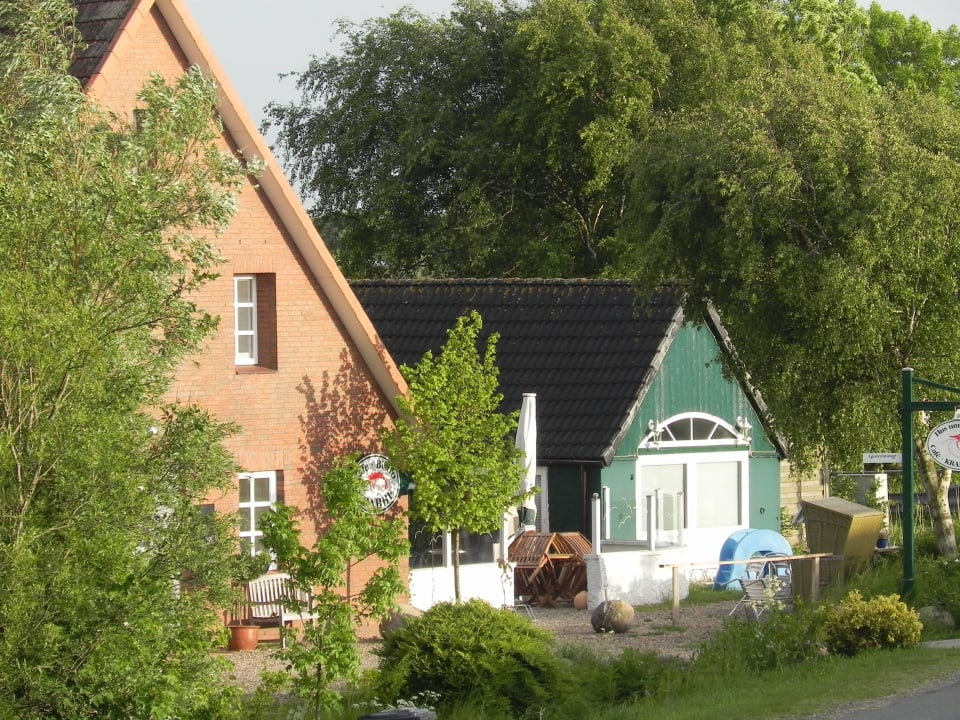 Unser Haus im Frühjahr Gästehaus Hus unnern Diek