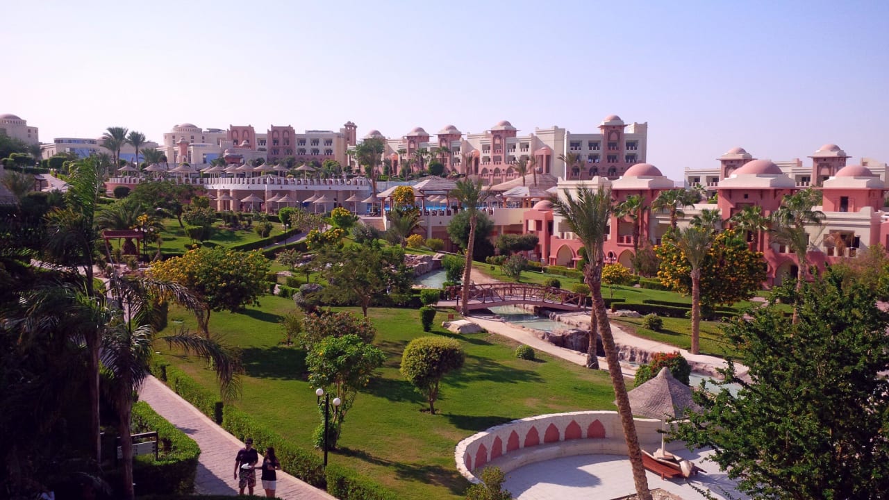 Schöne Außenanlage Serenity Alpha Beach