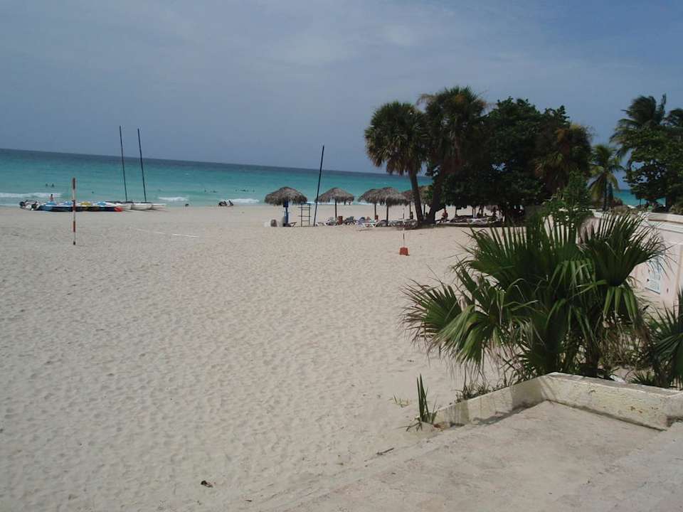 Unmiitelbar hinter dem Hotel Starfish Cuatro Palmas