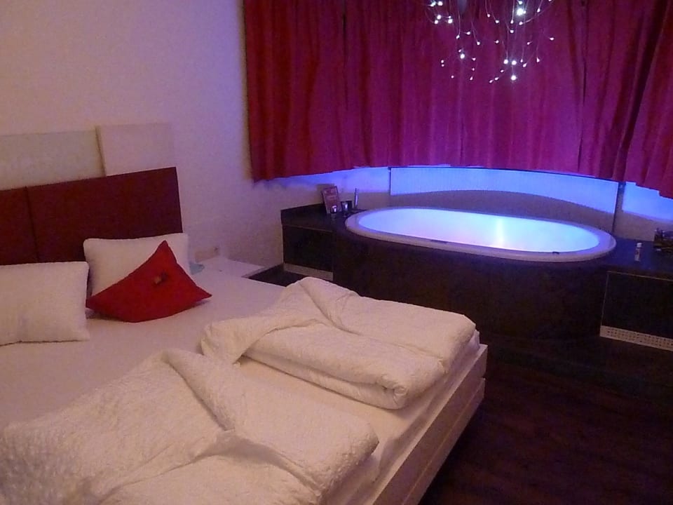 Blauer Jacuzzi Hotel Sonnleiten