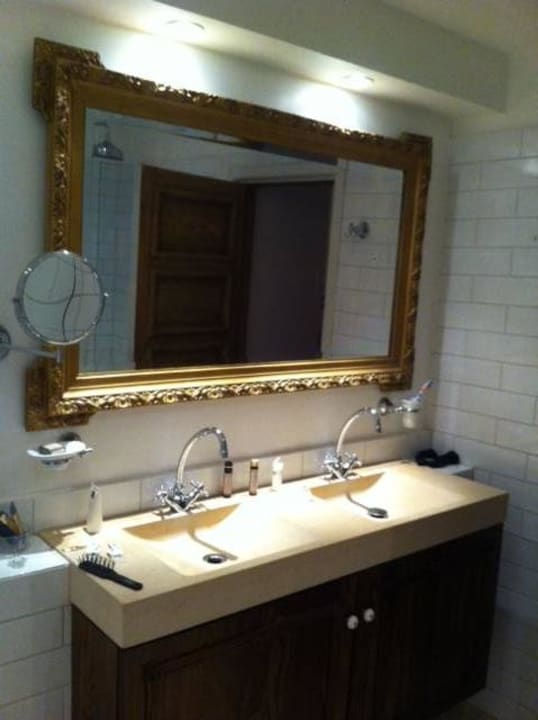 Badezimmer Hotel Chateau Le Cagnard