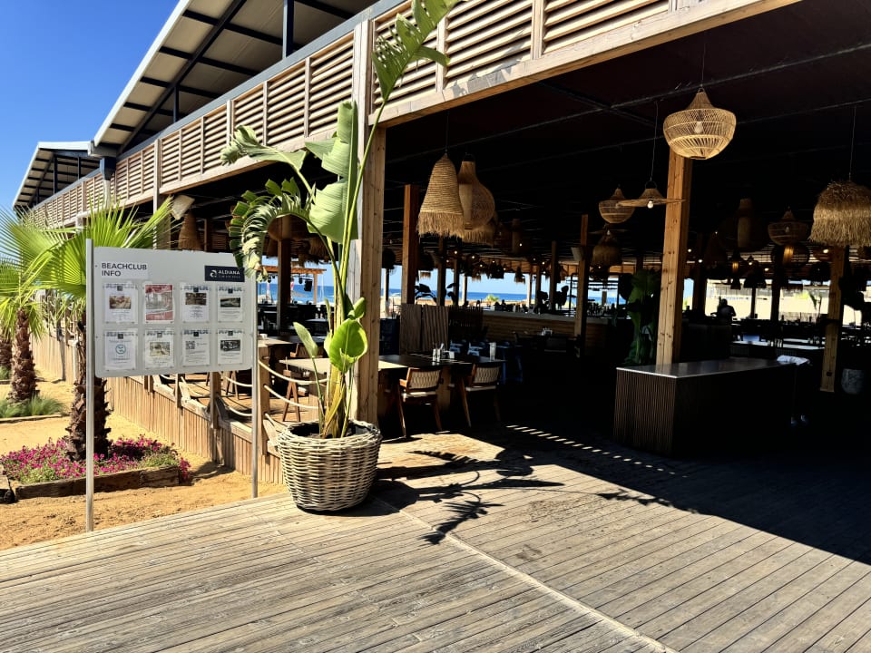 Strand Jacaranda Luxury Resort