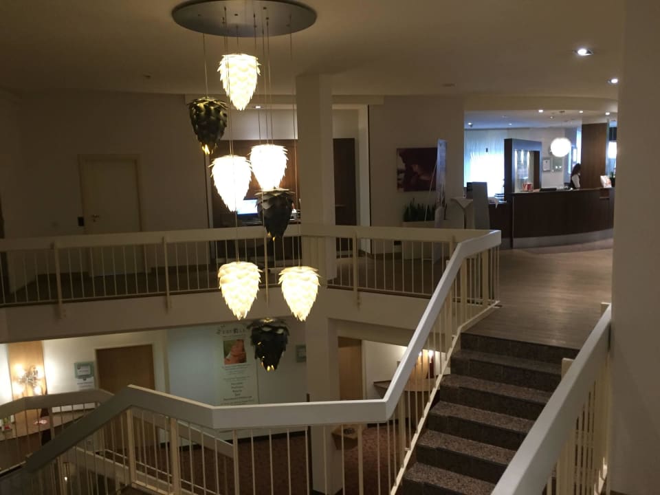 Лестница в ресторан Leonardo Royal Hotel Baden-Baden