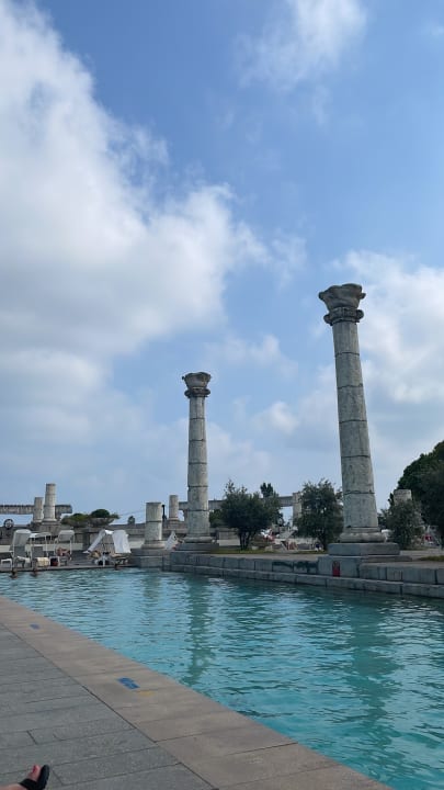 Pool Xanadu Resort Hotel