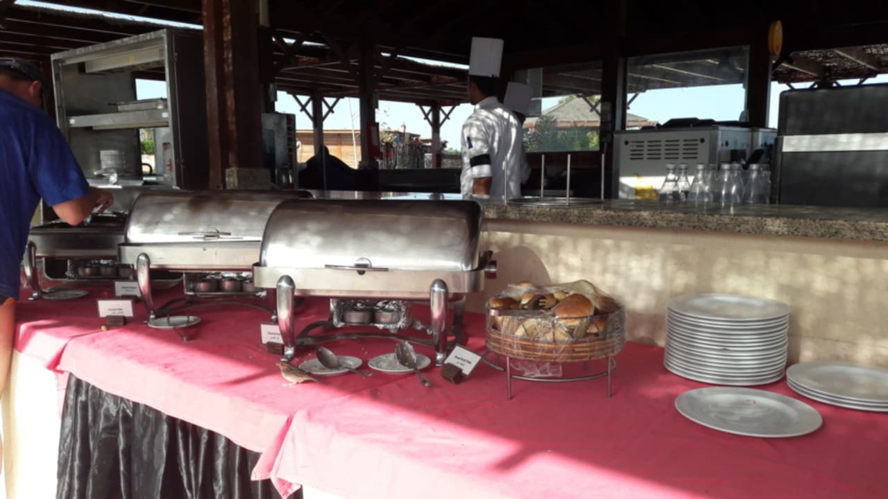 Mittags am Strand Hilton Marsa Alam Nubian Resort