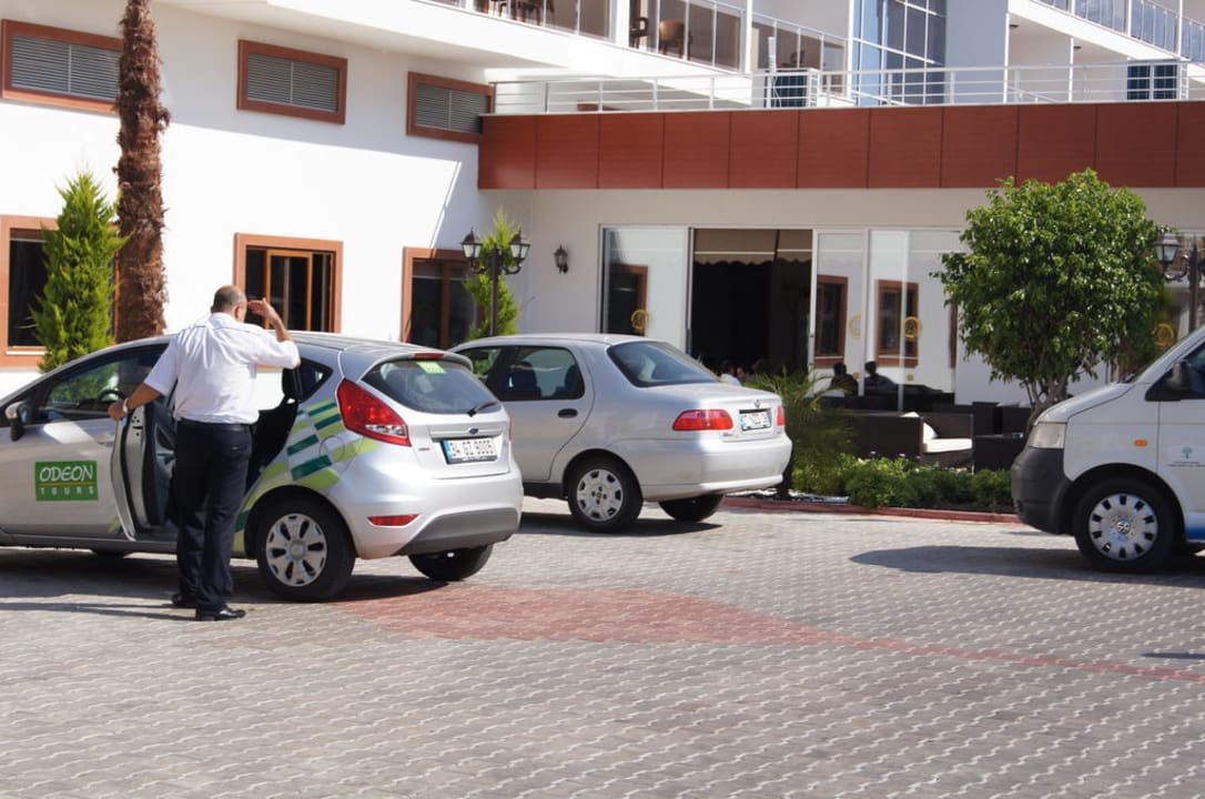 Przed hotelem Eftalia Aqua Resort