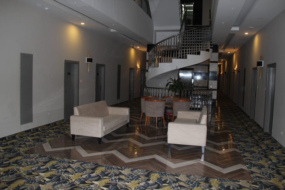 Flur Palm World Side Resort & Spa