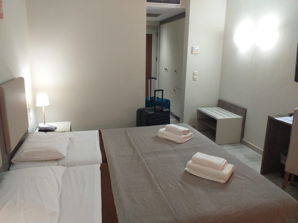 Zimmer Olympian Bay Grand Resort