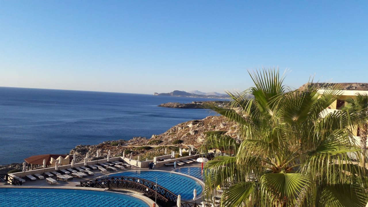 Blick aus unserem Zimmer ...zu den Thermen Hotel Kalithea Horizon Royal