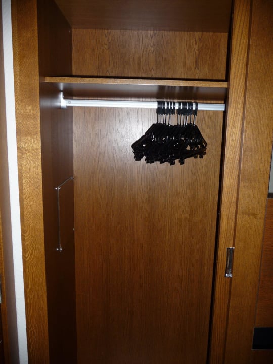 Schrank Sunis Elita Beach Resort & Spa