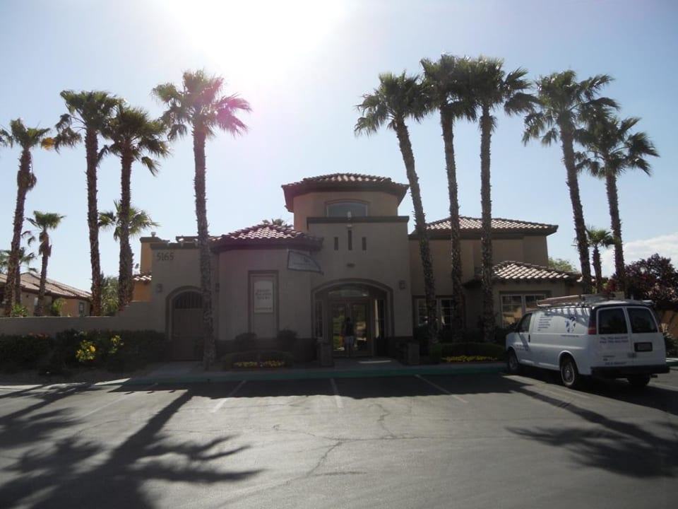 Zufahrt zur Hotelanlage - Rezeptionsgebäude Hotel Desert Paradise Resort