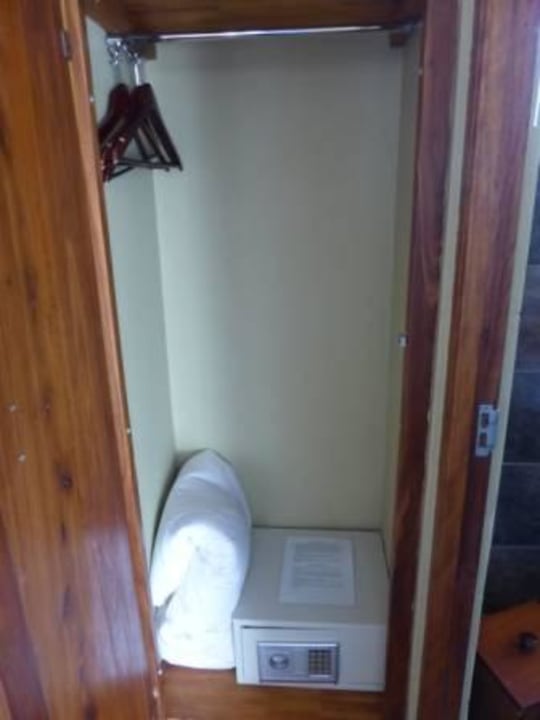 Safe im Schrank Kalahari Anib Lodge