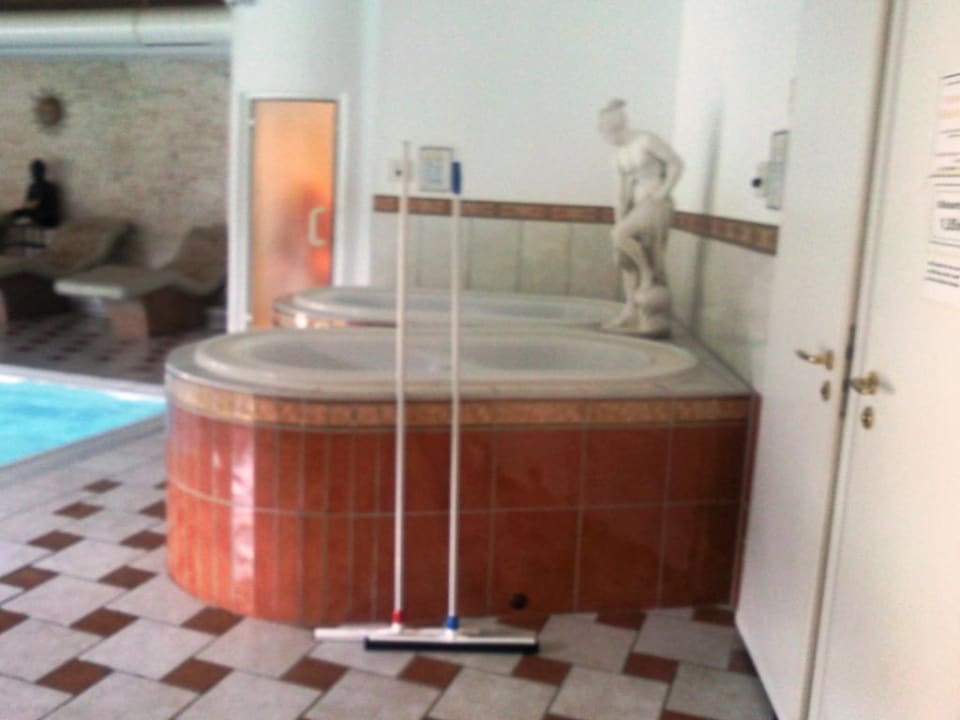 Wannen beim Pool Alpenhotel & Ferienwohnungen Weiherbach