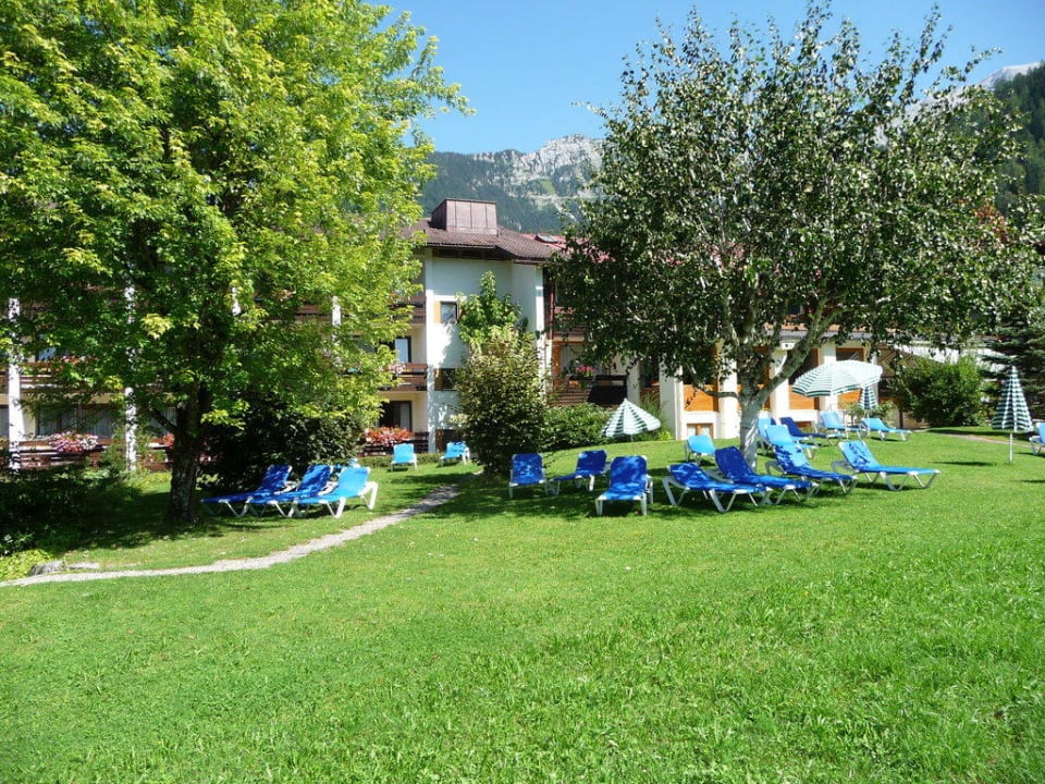 Garten des Hotels Alm- & Wellnesshotel Alpenhof
