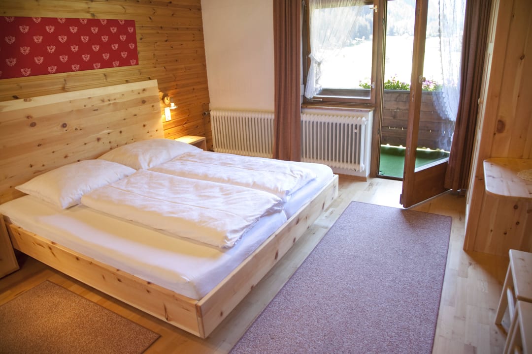 Schlafzimmer Ferienwohnung Haus Kaunergrat