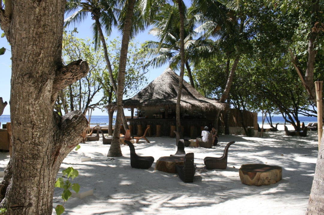 Totem Bar am Strand Constance Moofushi Maldives