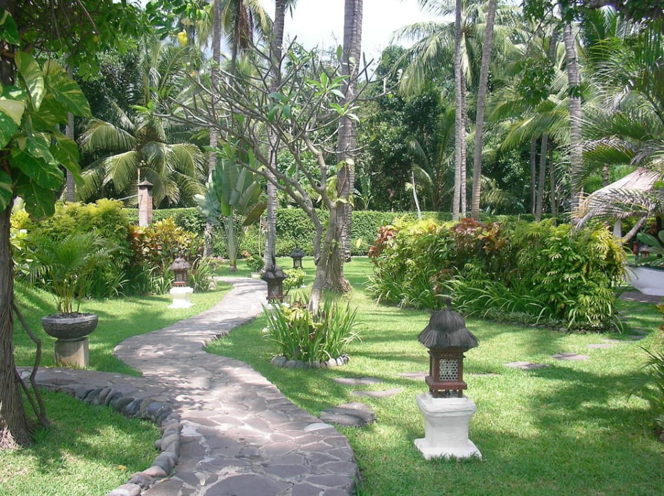 Gartenanlage Alam Anda Ocean Front Resort & Spa