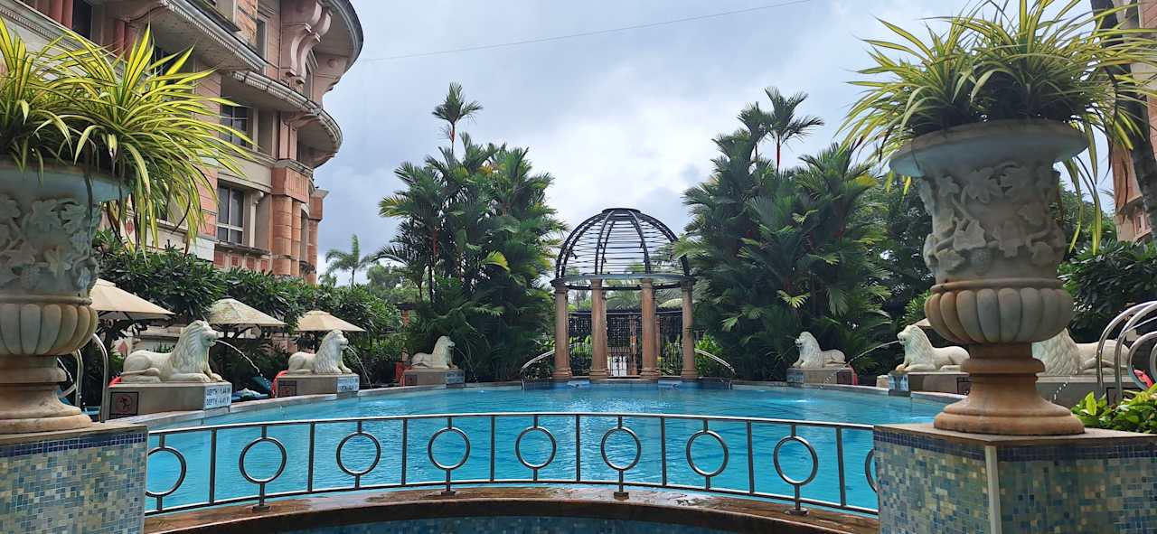 Pool ITC Maratha