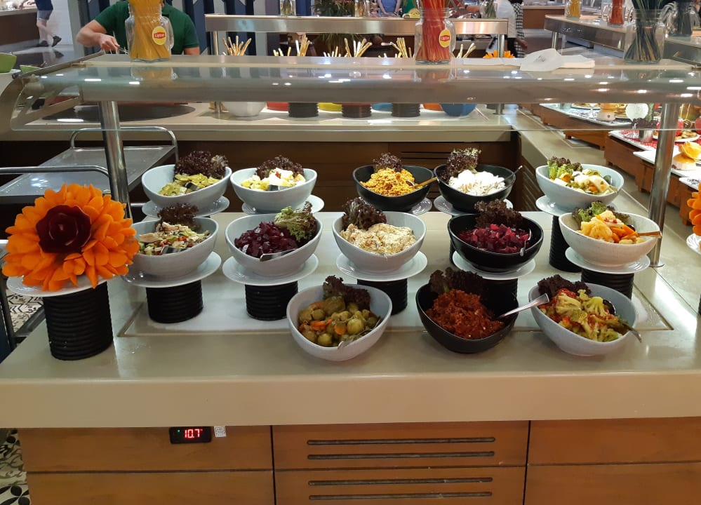 Gastro Saturn Palace Resort Hotel