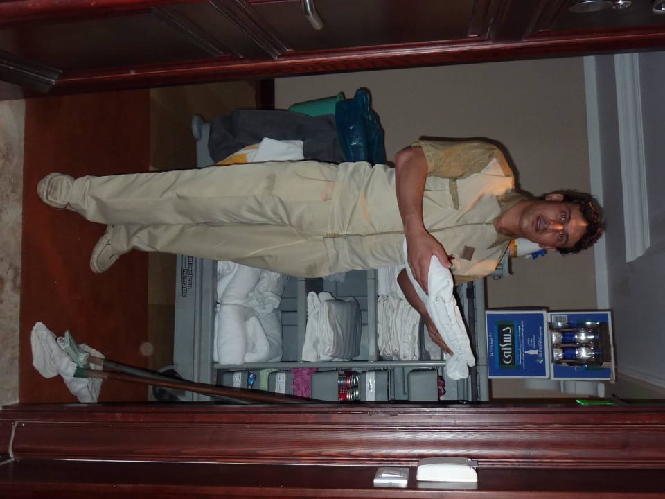 Roomservice Mohamed Premier Le Reve Hotel & Spa