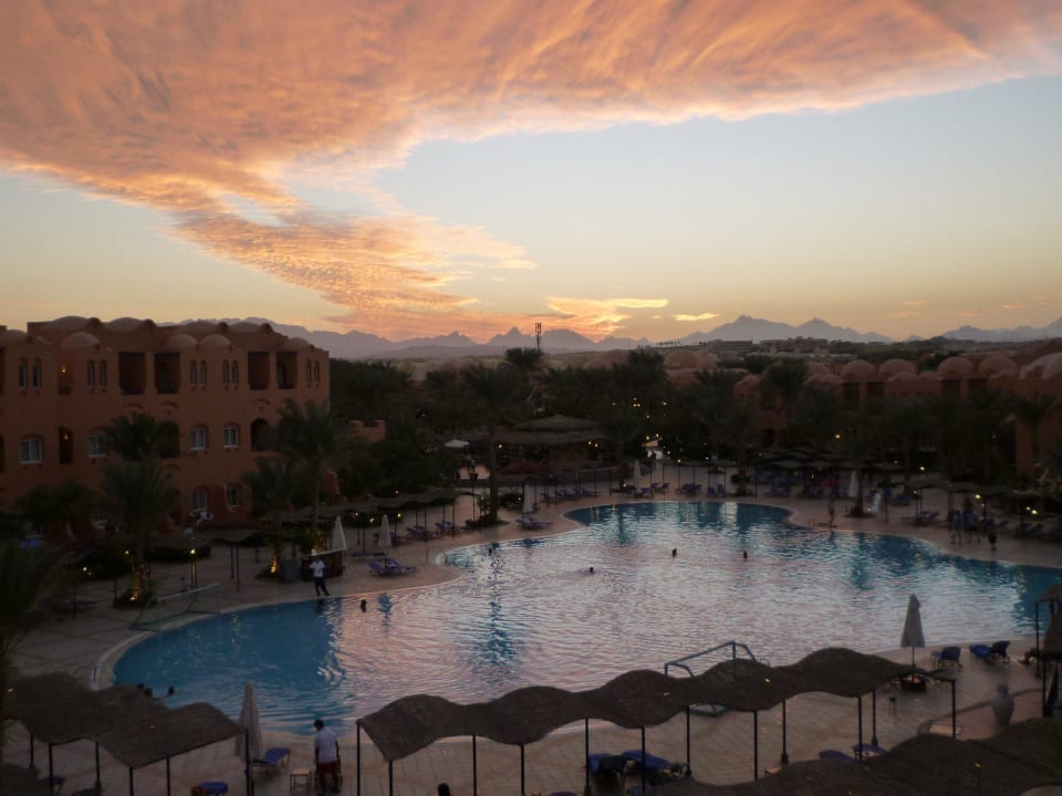 Abendstimmung vom Balkon Jaz Makadi Oasis Resort