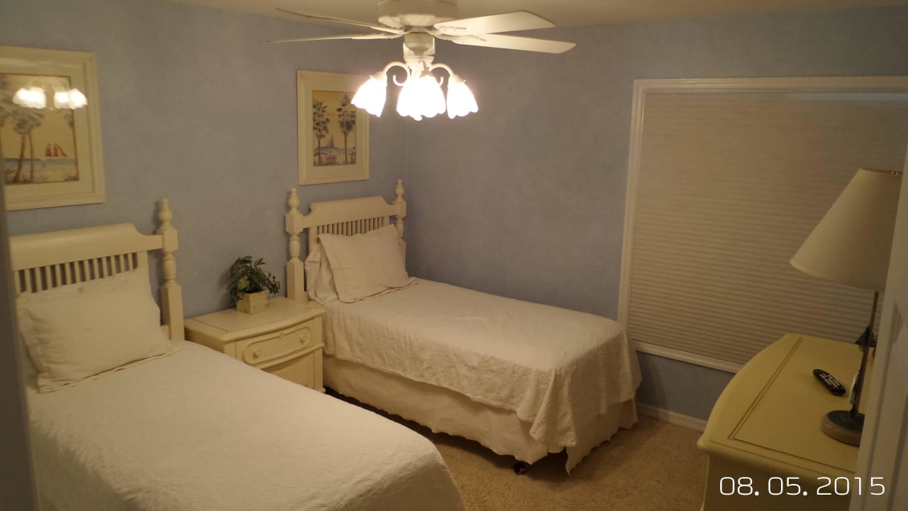 Guestroom Hotel Bay to Beach Resort