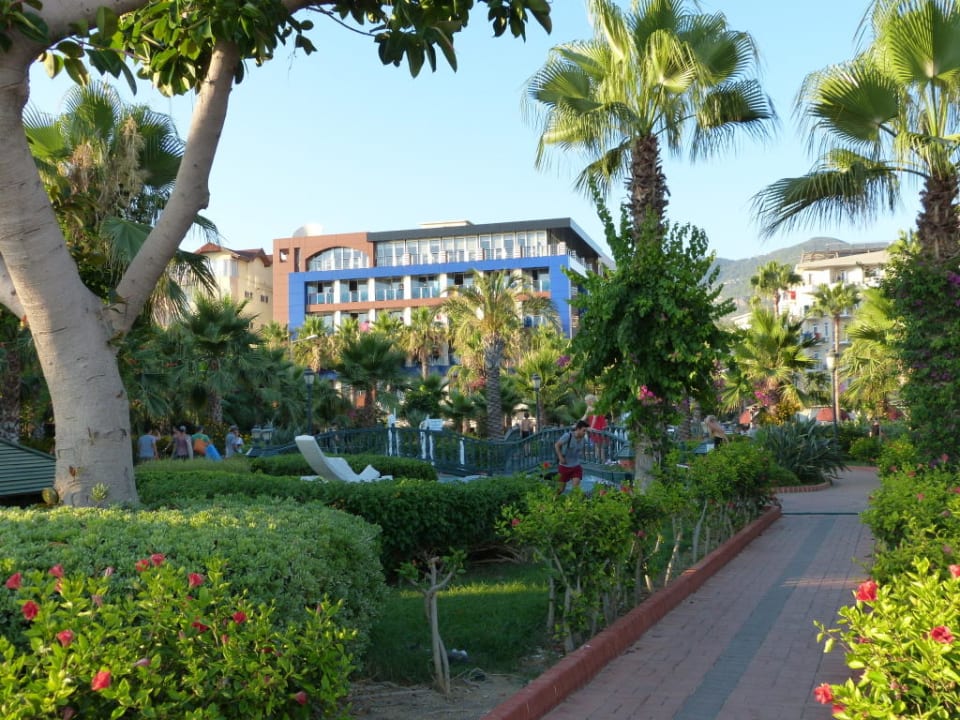 Vom Park in Richtung Hotel Gardenia Hotel