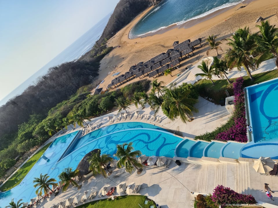 Pool Secrets Huatulco Resort & Spa