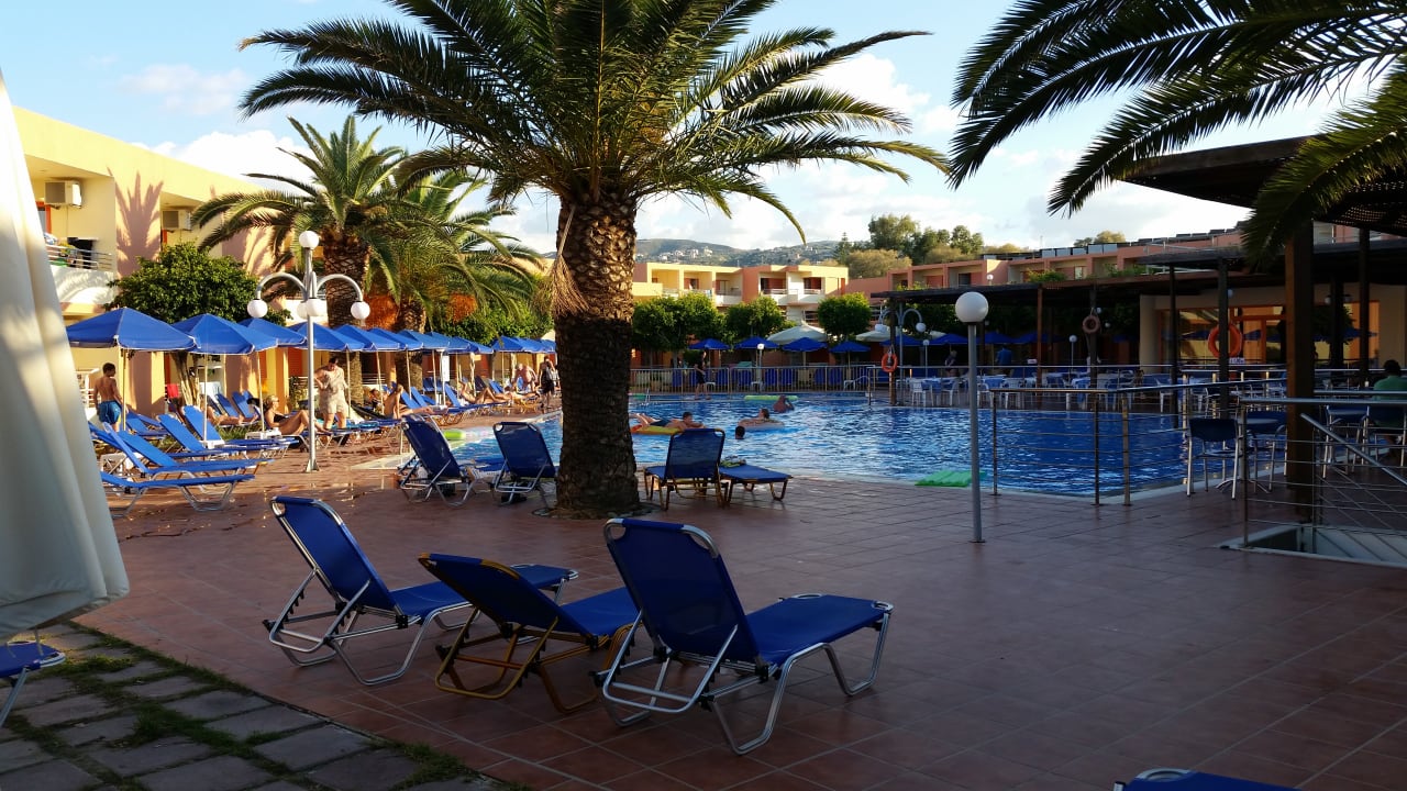 Pool Rethymno Village