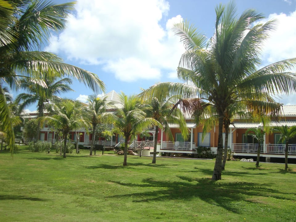 Gartenanlage mit bunten Häuschen Royalton Hicacos Resort & Spa - Adults only