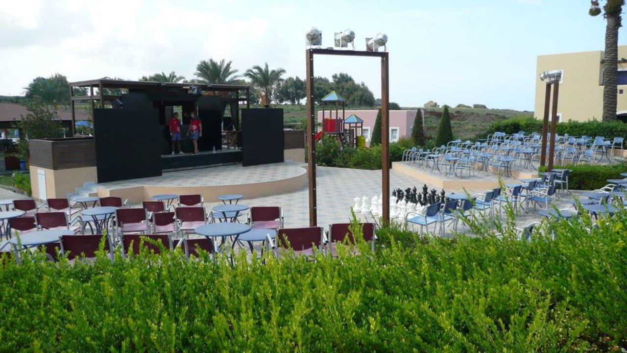 Theater Hotel Horizon Beach Resort