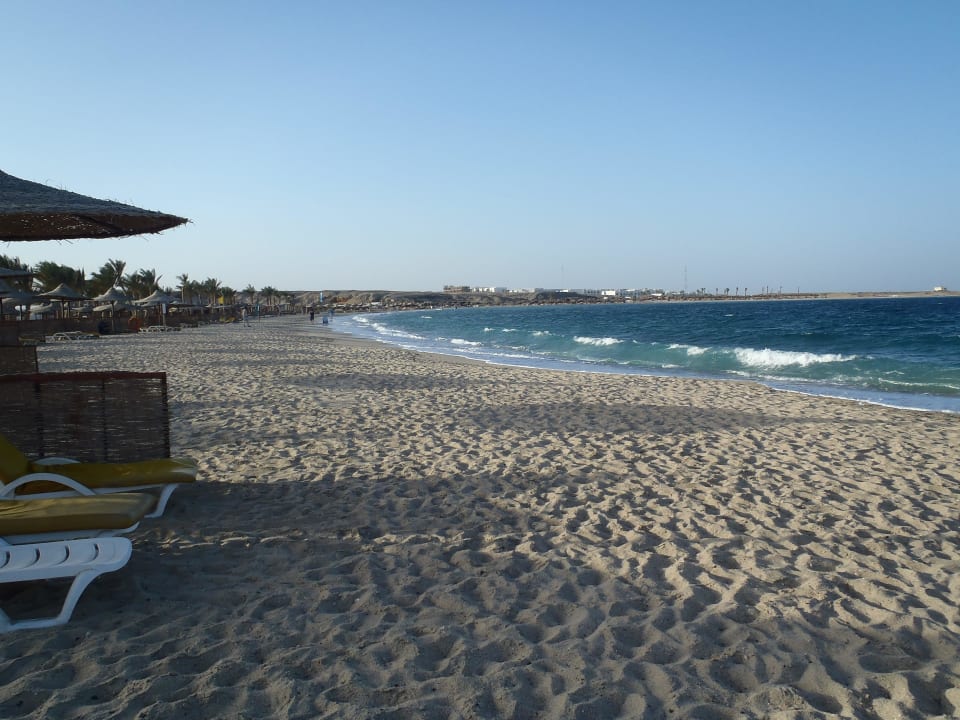 Sandy beach Malikia Resort Abu Dabbab