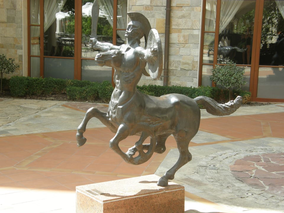 Schöne Skulptur Helena Sands