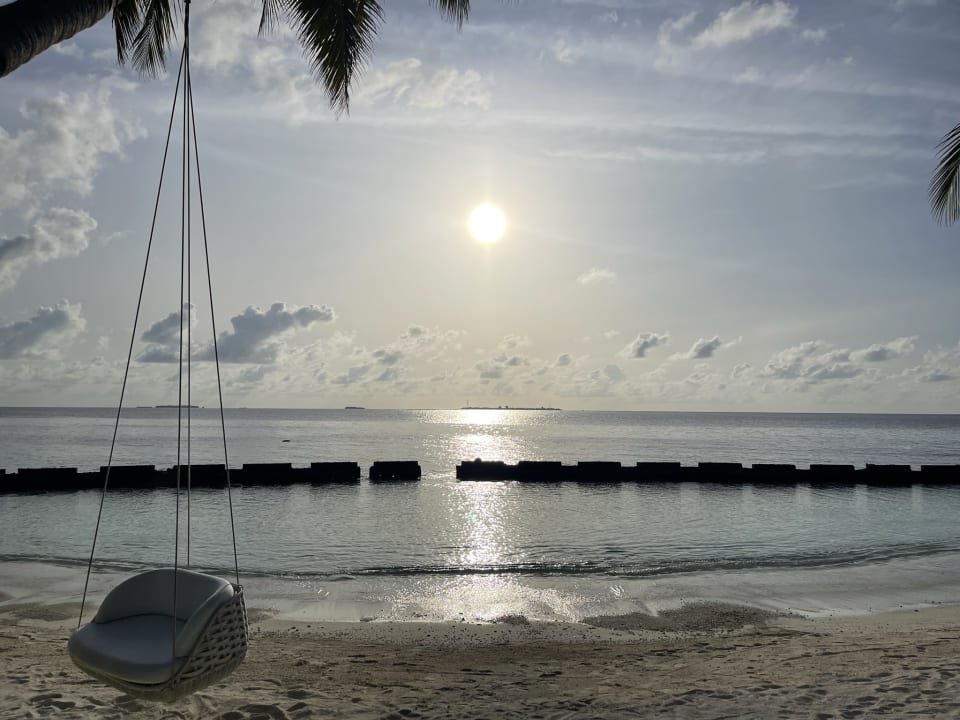 Strand Outrigger Maldives Maafushivaru Resort