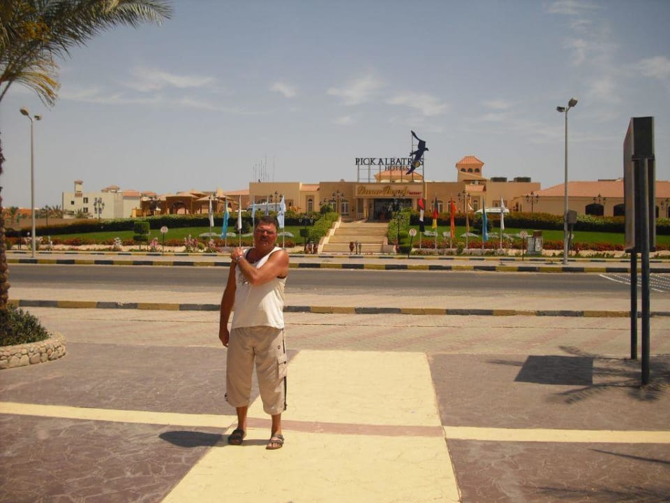Vor dem Hotel Pickalbatros Dana Beach Resort - Hurghada