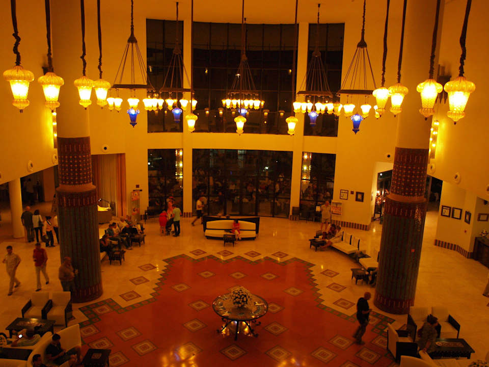 Haupthalle am Abend Iberostar Waves Founty Beach