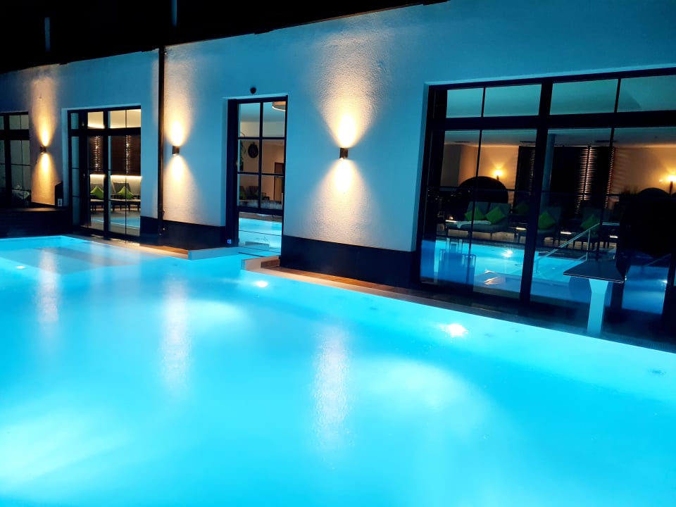Pool Panoramahotel Oberjoch
