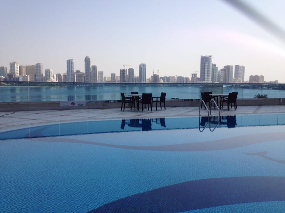 Pool Corniche Hotel Sharjah