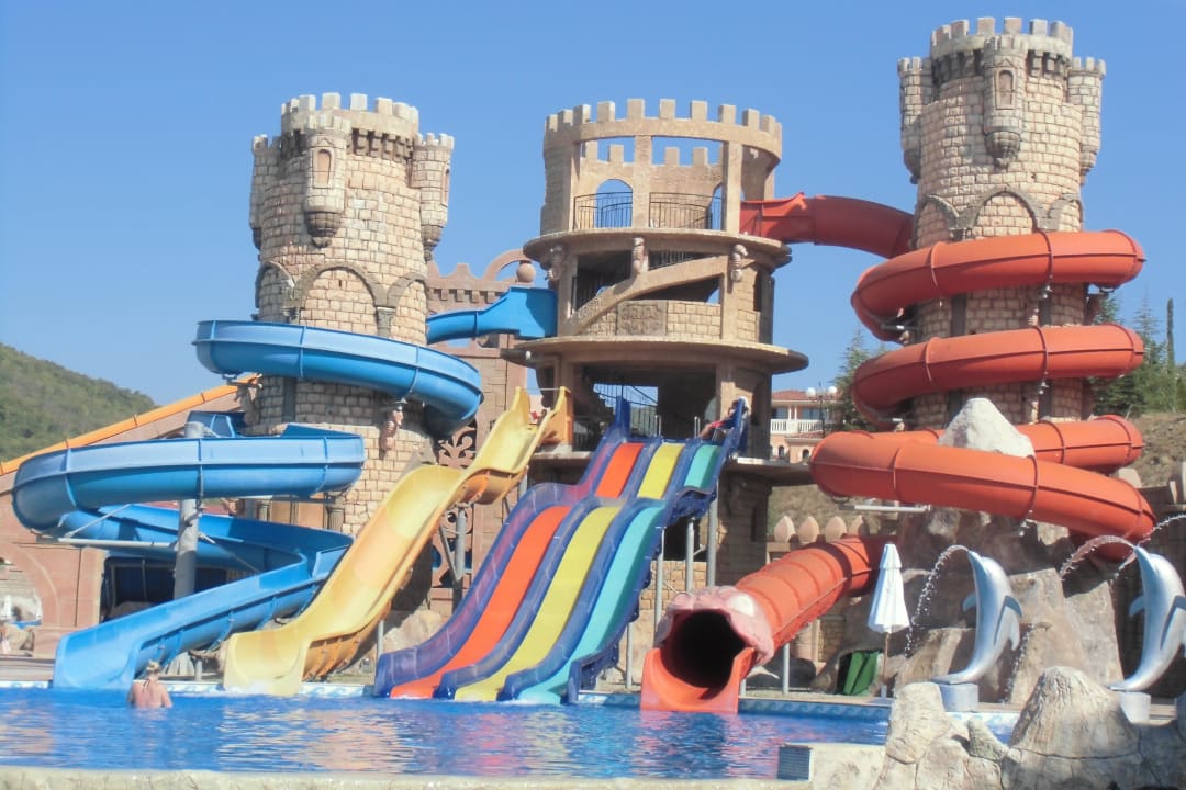 Aquapark gegenüber Royal Park (umsonst) Royal Park Hotel & Aqua park