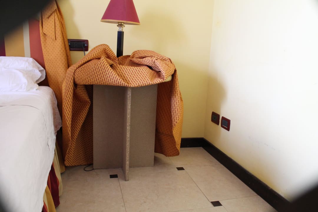 4 Sternemöbel Hotel Domizia Palace