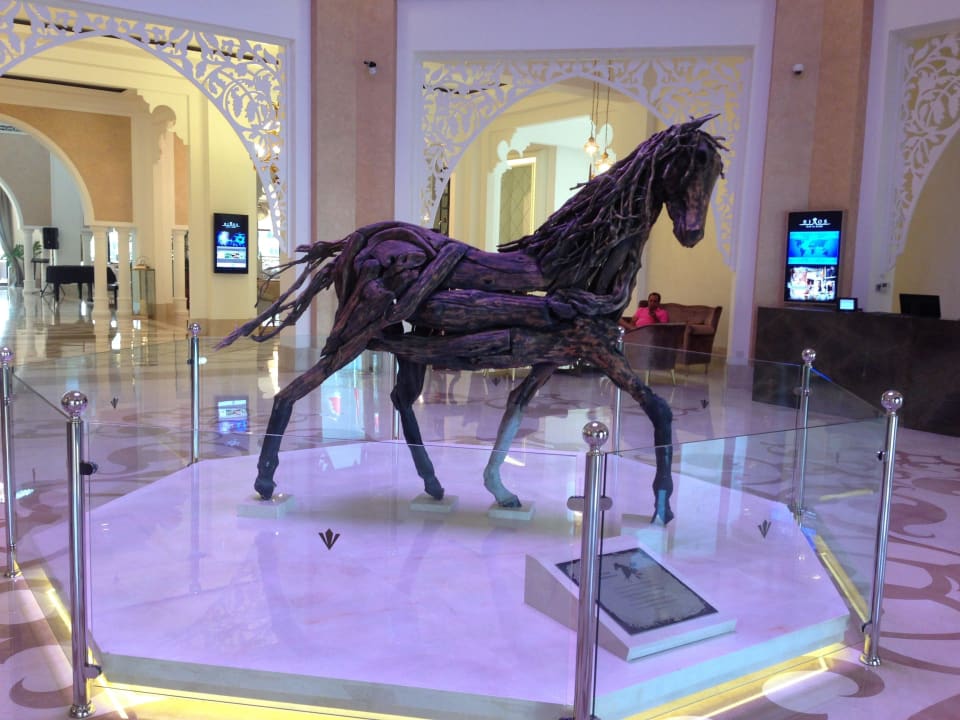 Kunst in der Lobby Rixos Bab Al Bahr