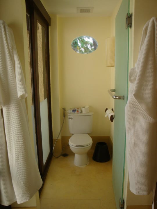 Toilette mit Bademäntel Sheraton Hua Hin Pranburi Villas