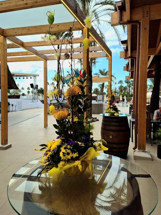 Gastro HL Miraflor Suites Hotel