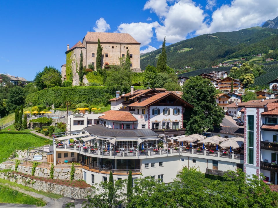 Außenansicht Hotel Schlosswirt