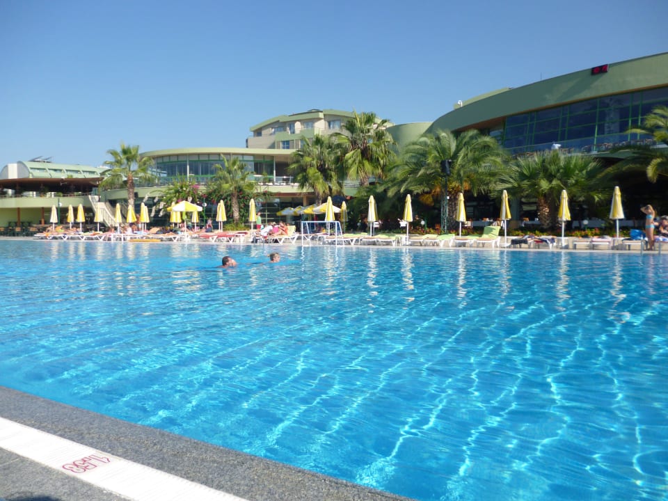 Aktiv-Pool mit Animation und Musik VONRESORT Golden Coast