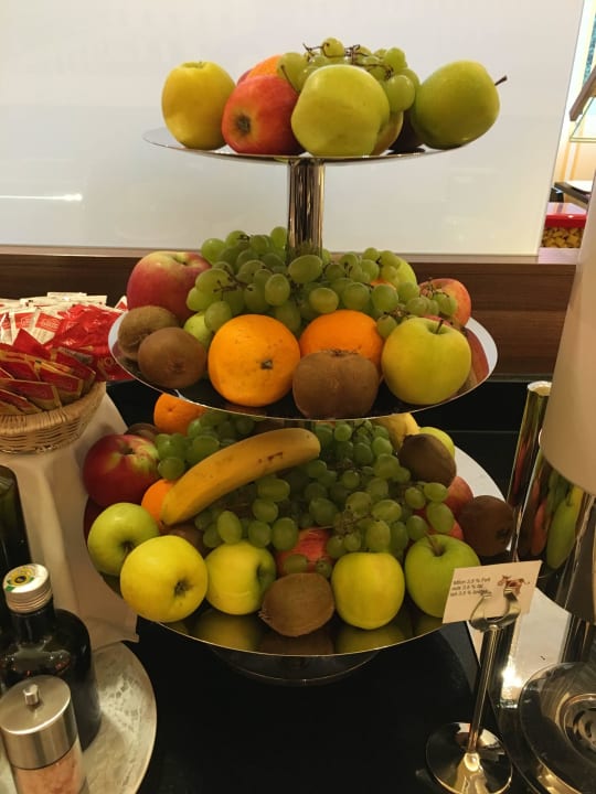 Frisches Obst am Frühstücksbuffet Leonardo Hotel Vienna Schönbrunn