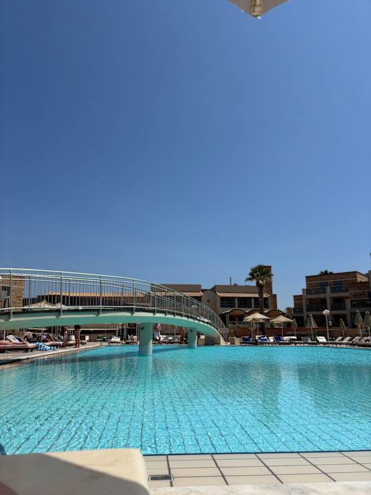 Pool Bella Beach Hotel