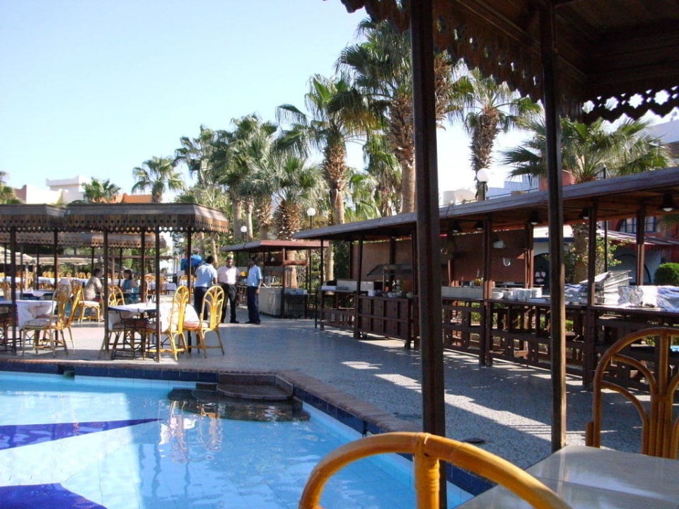 Essen am Pool Arabia Azur Resort