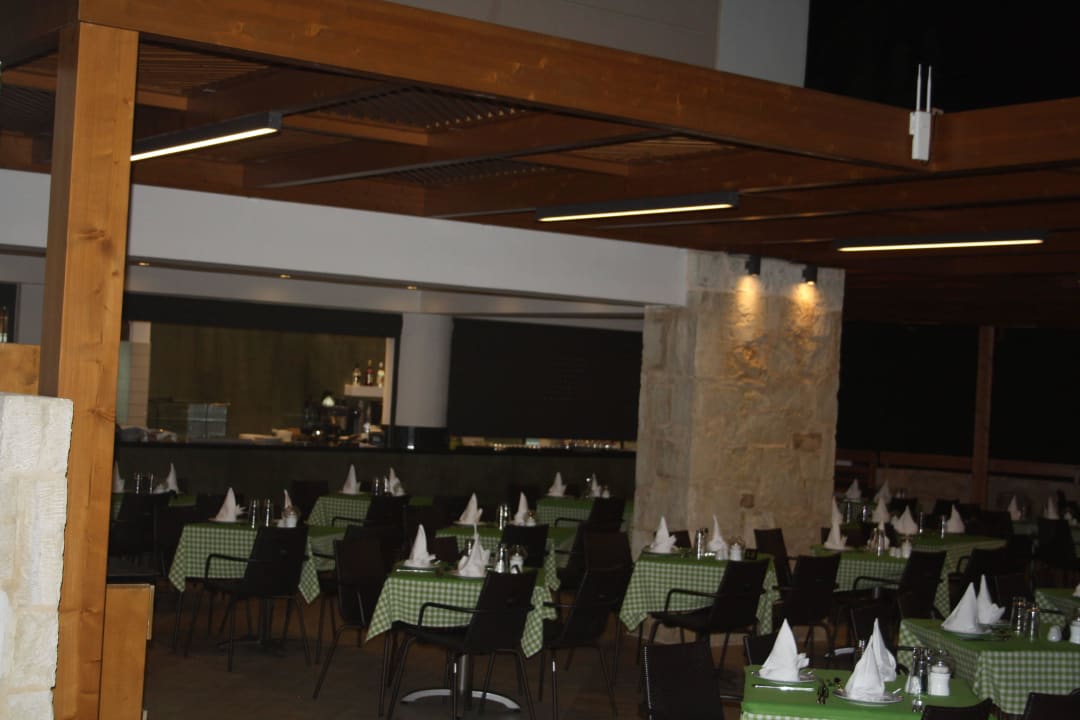 Fun Poolbar am Abend Grand Hotel Holiday Resort